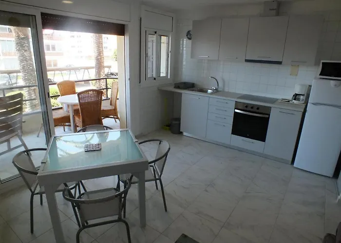 Hermoso Apartamento Renovado Para 4 Pers. Con Parking Privado En Roses - Es-204-11
